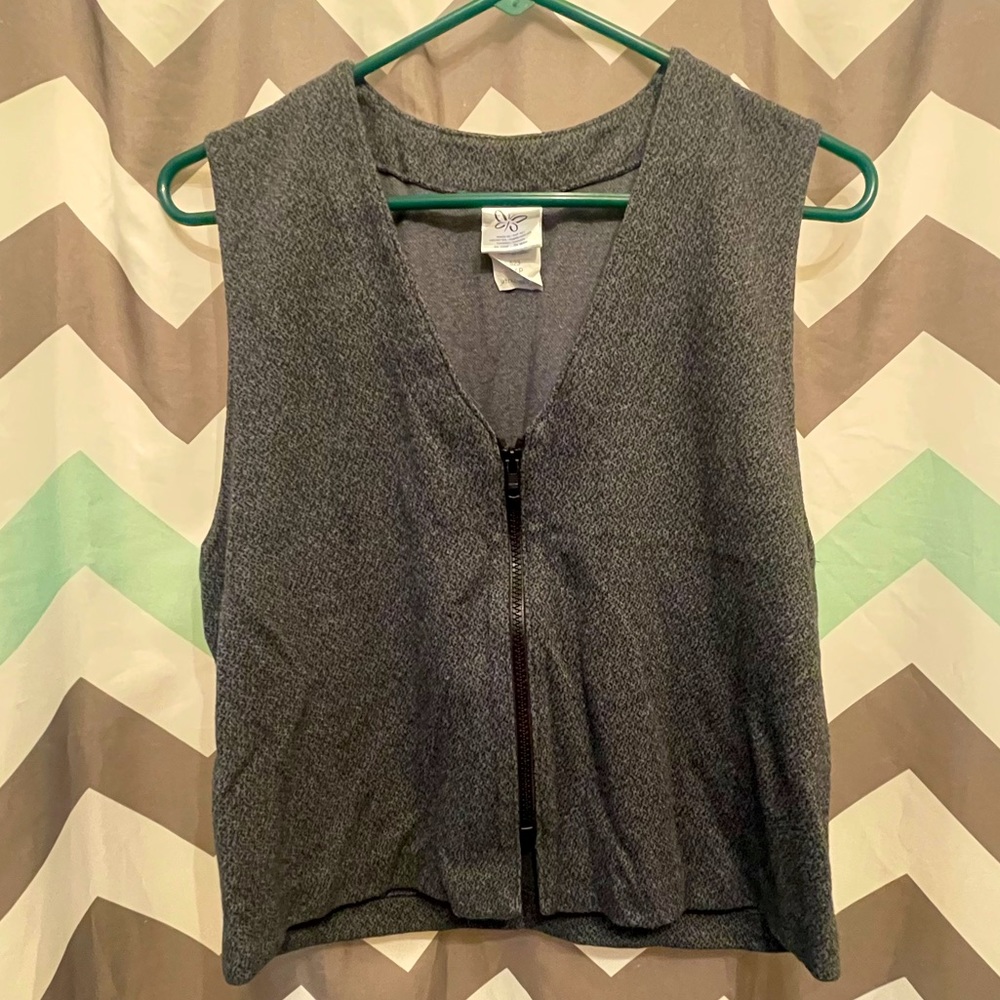 Weekenders zip up top